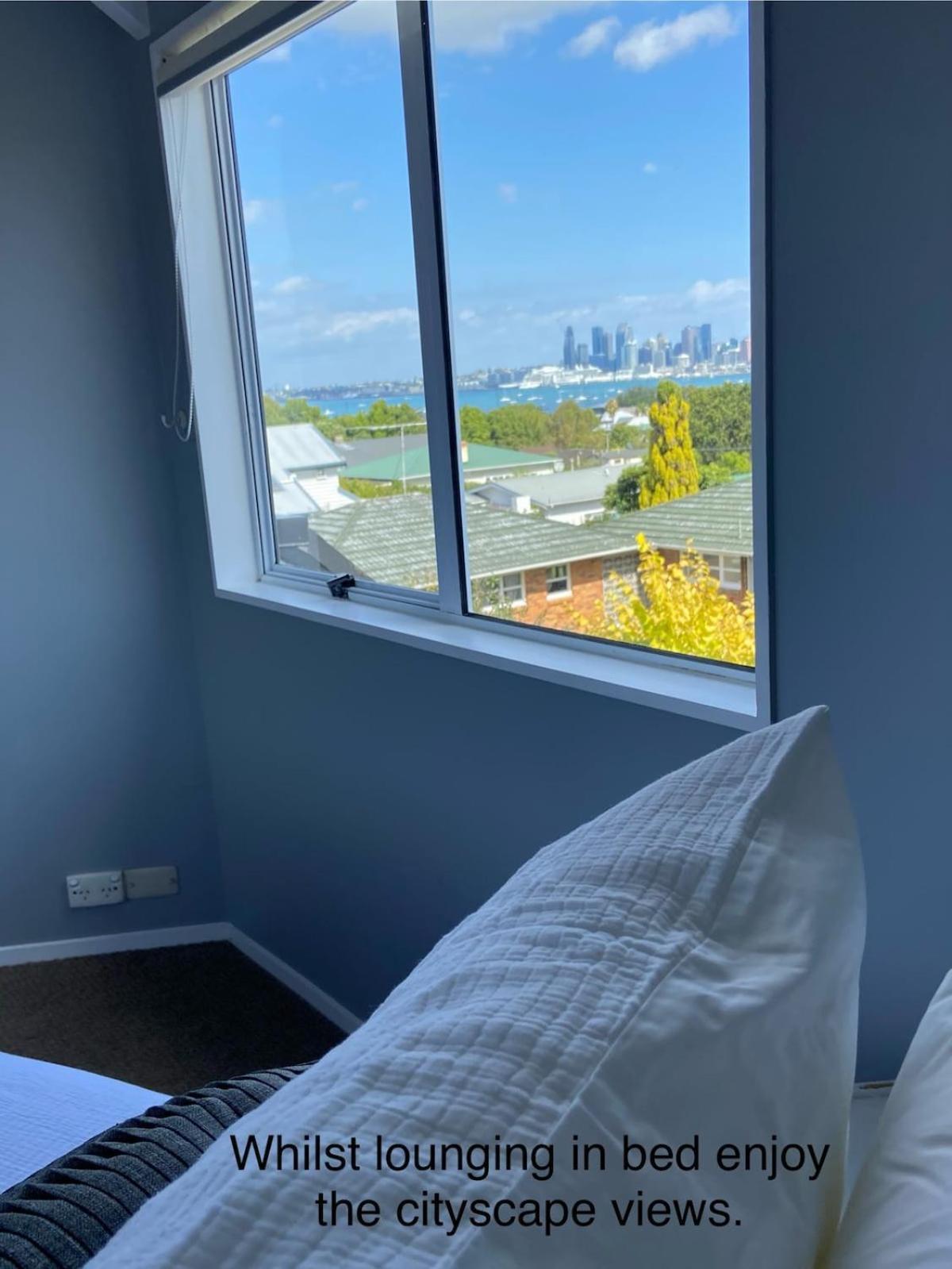 Modern & Harbour Views Apartment *